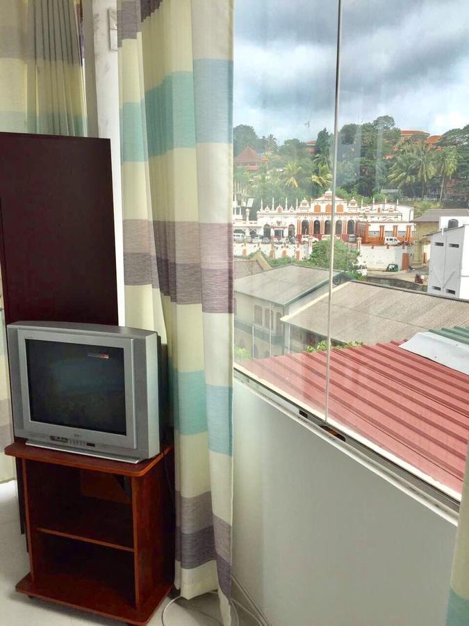 Getmore Bed & Breakfast Канди Экстерьер фото
